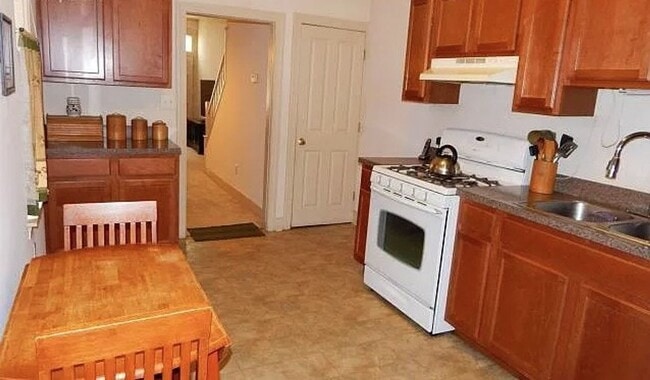 Building Photo - Historic 5 Bed 1.5 Bath in York