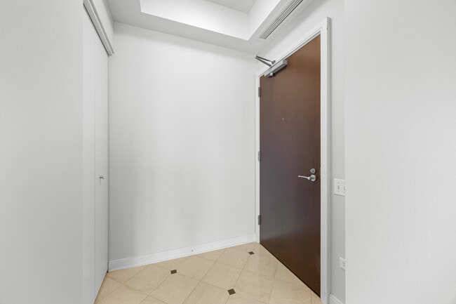 Building Photo - 60 E Monroe St