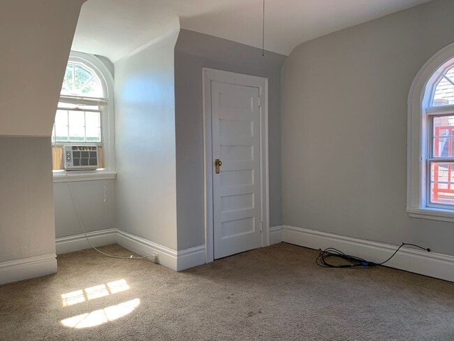 Building Photo - 1724 Wightman St