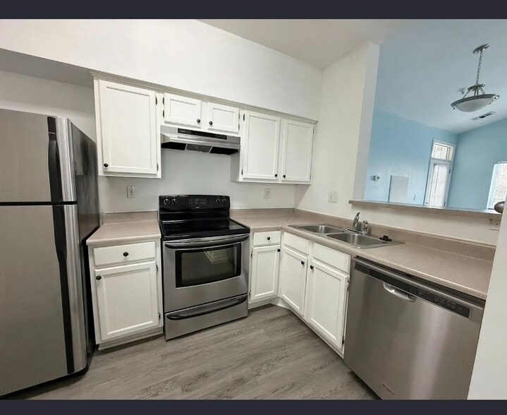 Building Photo - 925 Dorchester Pl