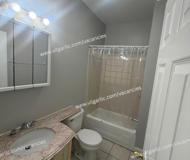 Building Photo - 5634 Claude Ave