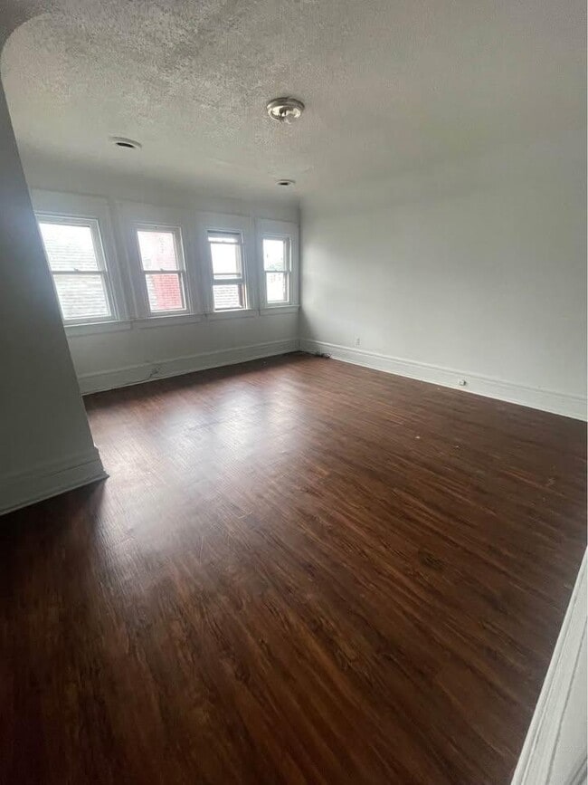 Building Photo - 2160 Glenwood Ave