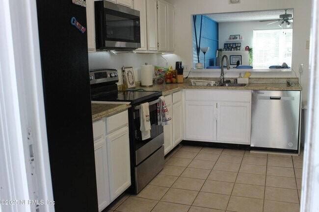 Building Photo - 5926 Brannon Ave