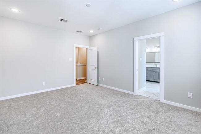 Building Photo - 8423 Berry Brush Ln