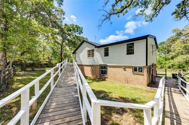 Building Photo - 15170 McRae Lake