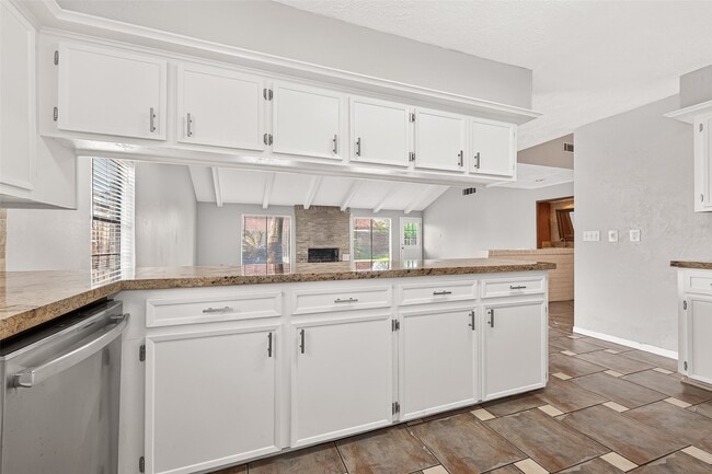 Building Photo - 21318 Park Brook Dr