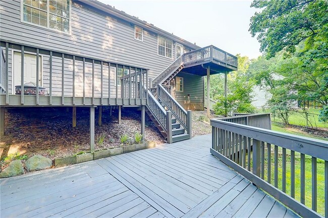 Building Photo - 3347 Camens Way NE