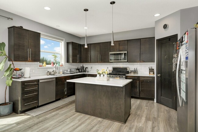 Building Photo - 15651 Fairfield Dr
