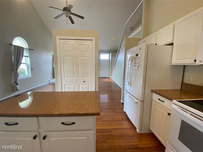 Building Photo - 6710 Summerdale Ct E