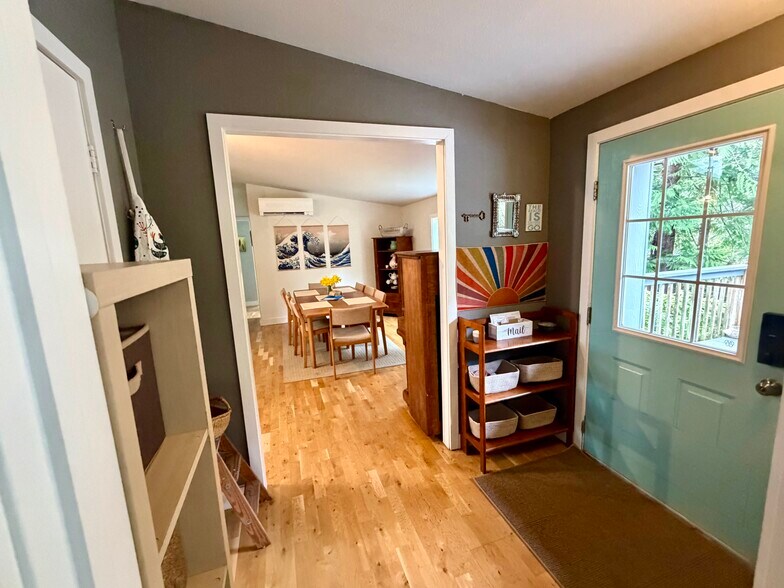 Entry Way - 126 Charlie Ln