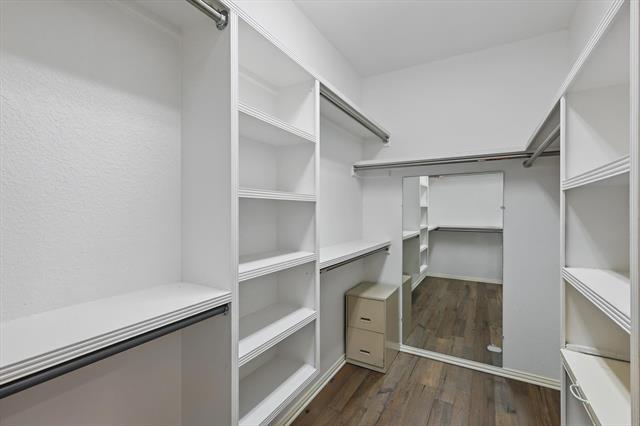 Building Photo - 2413 Oak Brook Dr