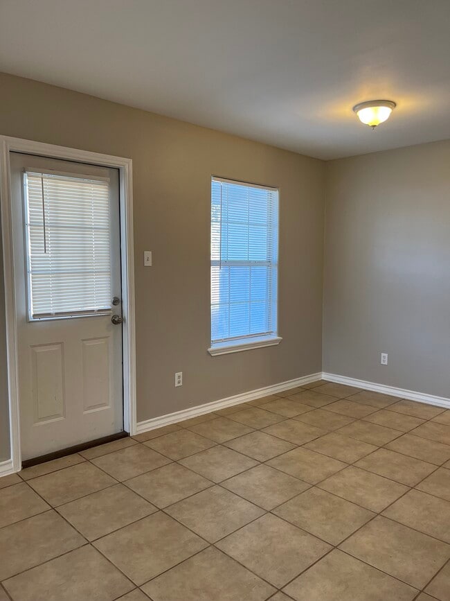 Building Photo - 4213 Easy St