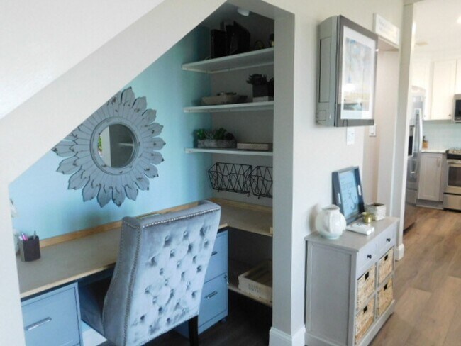 Building Photo - Beautifully Furnished Townhome With Sunset Views