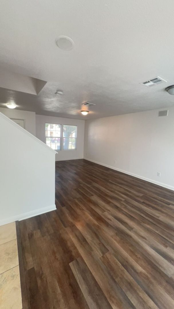 Building Photo - 3749 Compass Pointe Ave