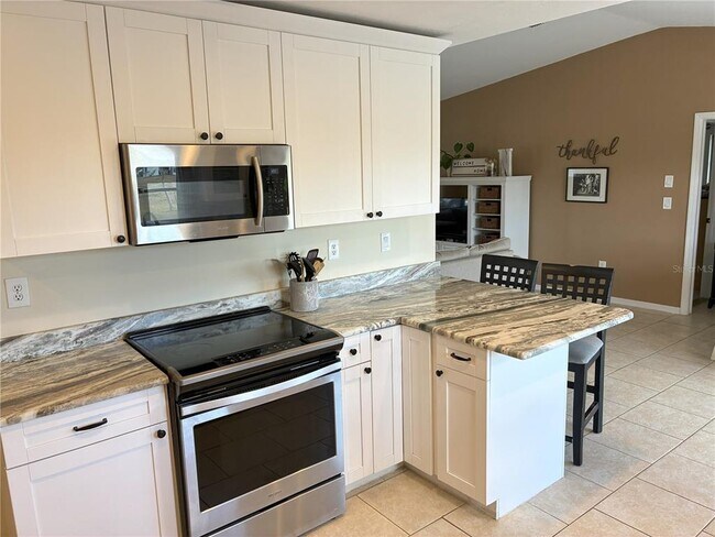 Building Photo - 2067 Newcastle Ln