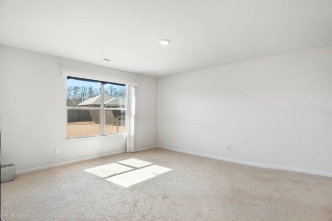Building Photo - 3 Bedroom, 2 Bath home.