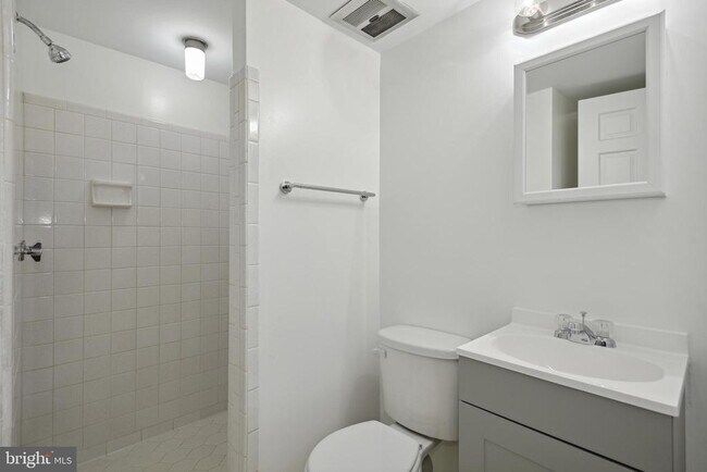 Building Photo - 6815 Melrose Dr