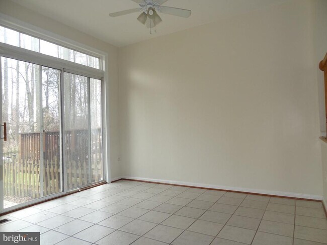 Building Photo - 836 Knob Ct