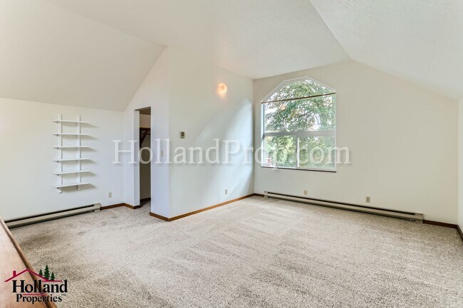 Building Photo - Spacious 1-Bedroom Plus Bonus Room in Forest Grove! BEST PRICE $1,650!!!