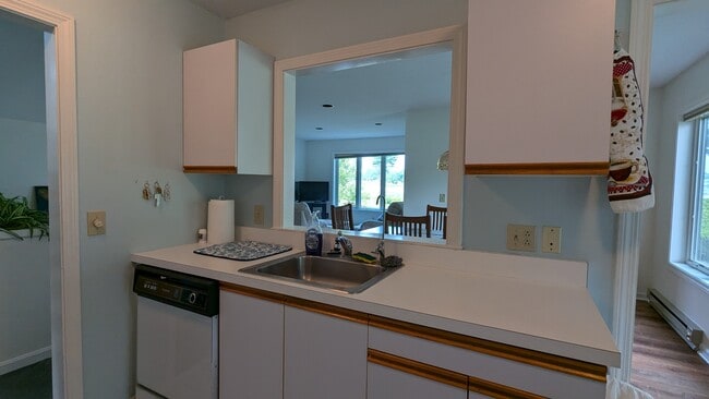 Building Photo - 11 Songbird Ln