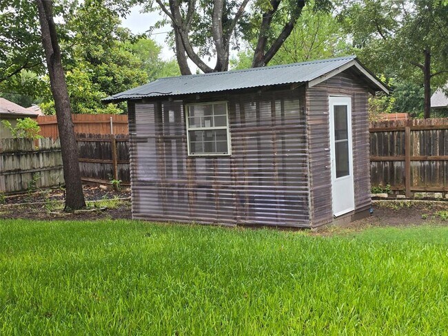Building Photo - 13406 Briar Hollow Dr