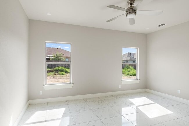 Building Photo - 114 Little Bighorn Trl