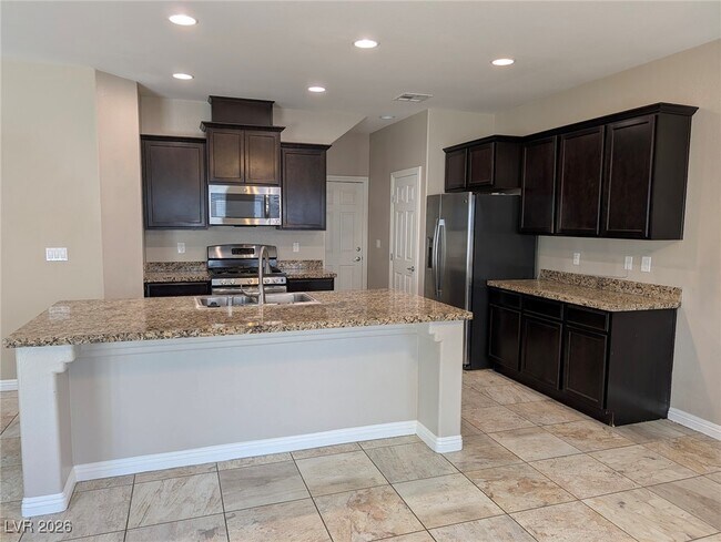 Building Photo - 6891 Dragonfly Rock St