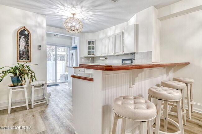 Building Photo - 132 Heck Ave