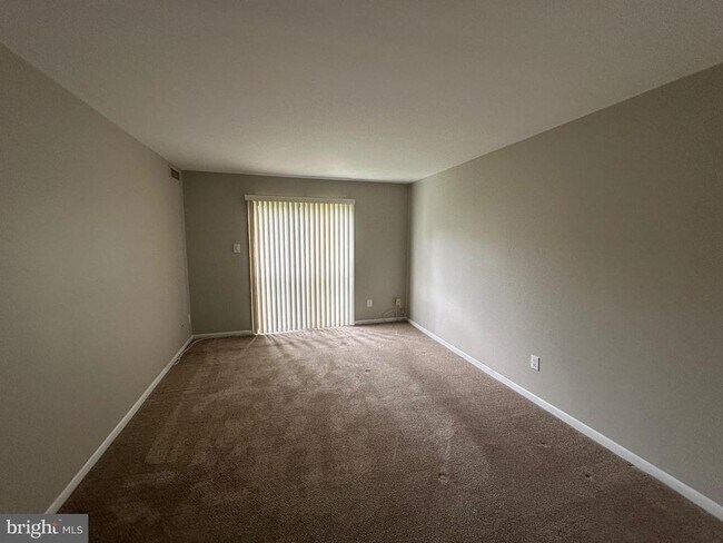 Building Photo - 18204 Delaire Landing Rd