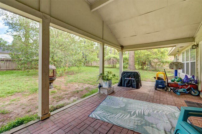 Building Photo - 3530 Kentwood Dr