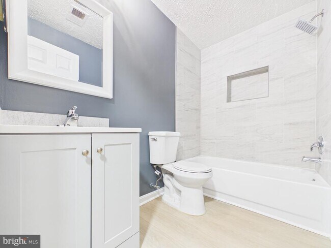 Building Photo - 7981 Calvary Ct
