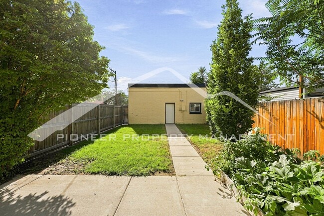 Building Photo - 3503 Franklin St