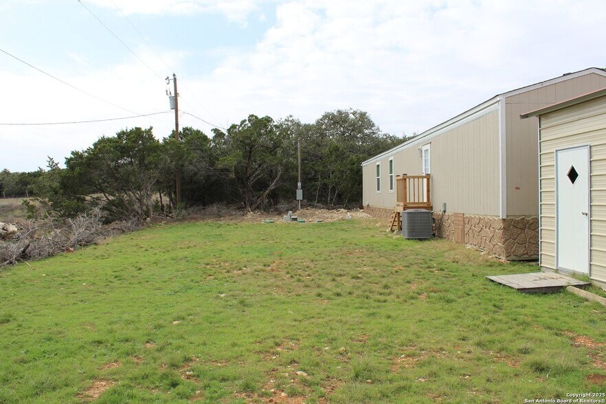 Building Photo - 846 Inglewood Dr