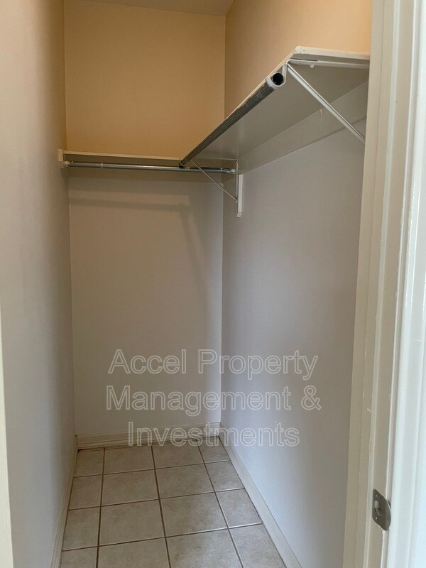 Building Photo - 201 Gastel Cir
