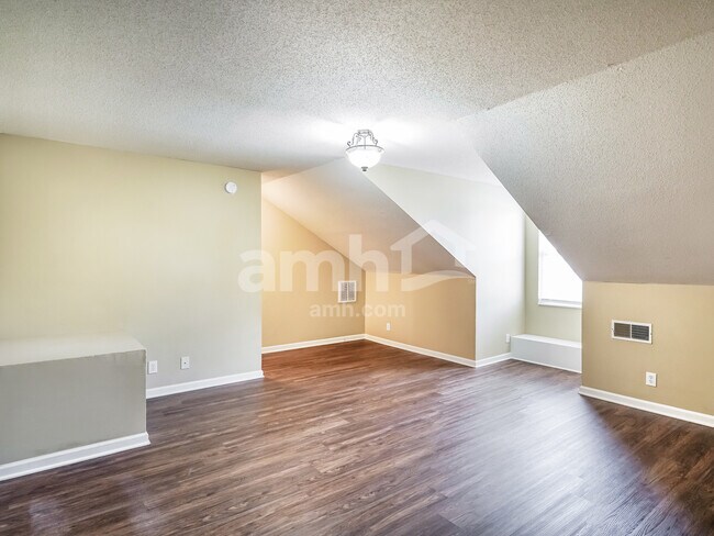 Building Photo - 3494 Sandpiper Dr