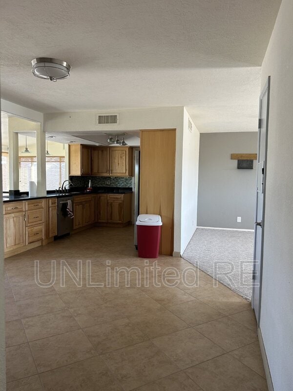 Building Photo - 2805 Cisco Dr N