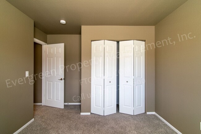 Building Photo - 2457 Marshfield Ln