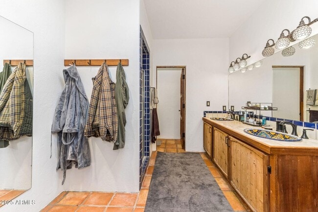 Building Photo - 1 Pinto Trail