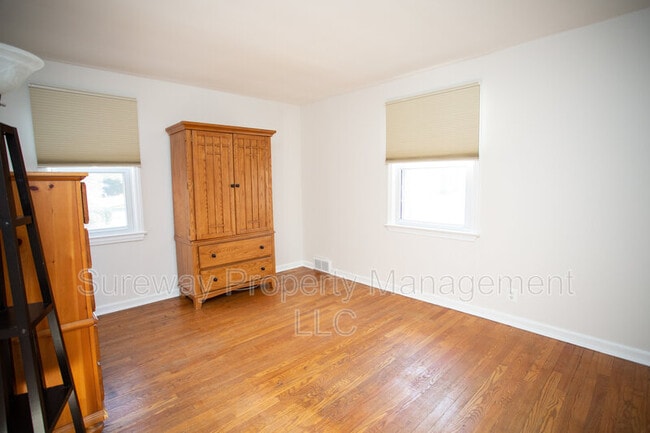 Building Photo - 112 W Taunton Ave