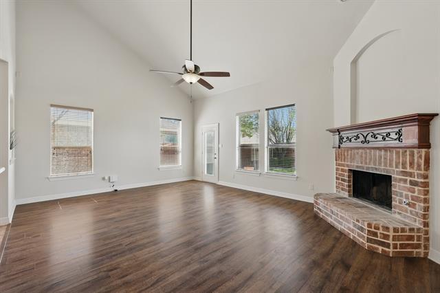 Building Photo - 400 Crossbill Ln
