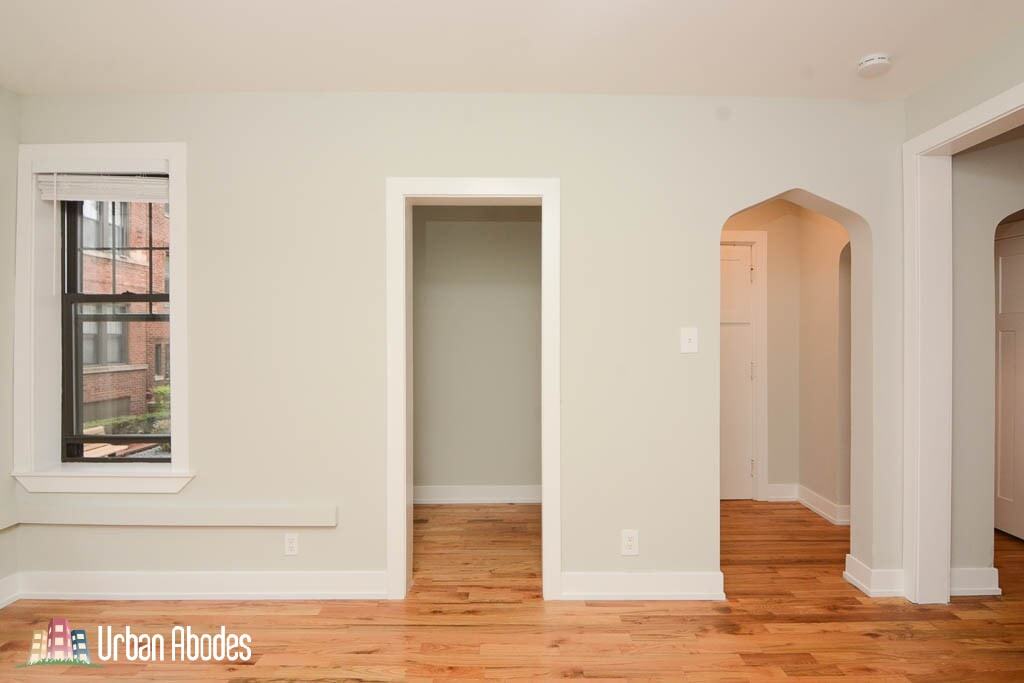 Building Photo - 4415 N Wolcott Ave