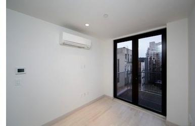 Building Photo - 152 2nd Ave