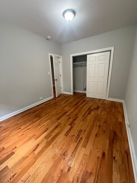 Building Photo - 3732 N Pine Grove Ave