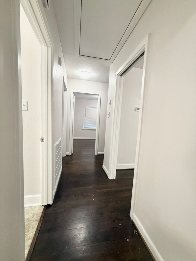 Building Photo - Beautiful and Spacious 4/1 Near Northside ...