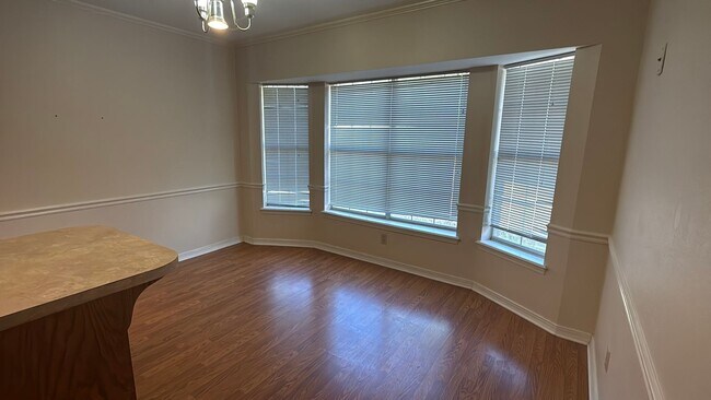 Building Photo - 2106 Middle Creek Blvd