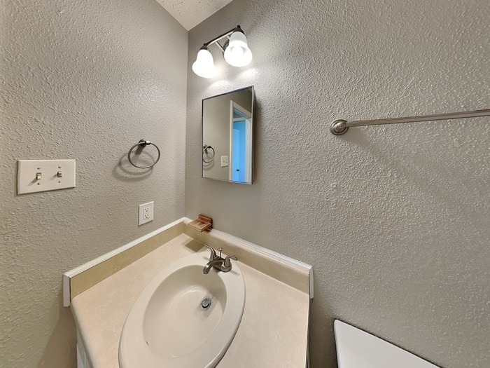 Building Photo - 9326 Golden Sunshine Dr