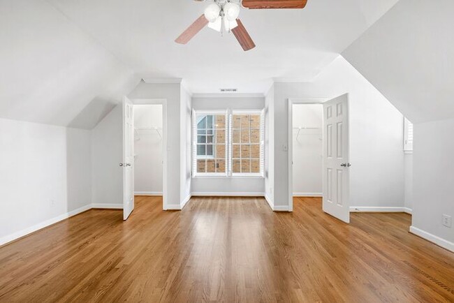 Building Photo - 459 Ivy Park Ln NE