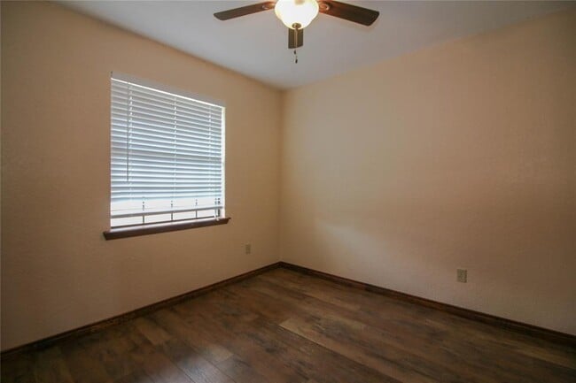 Building Photo - 13000 S Robinson Ave