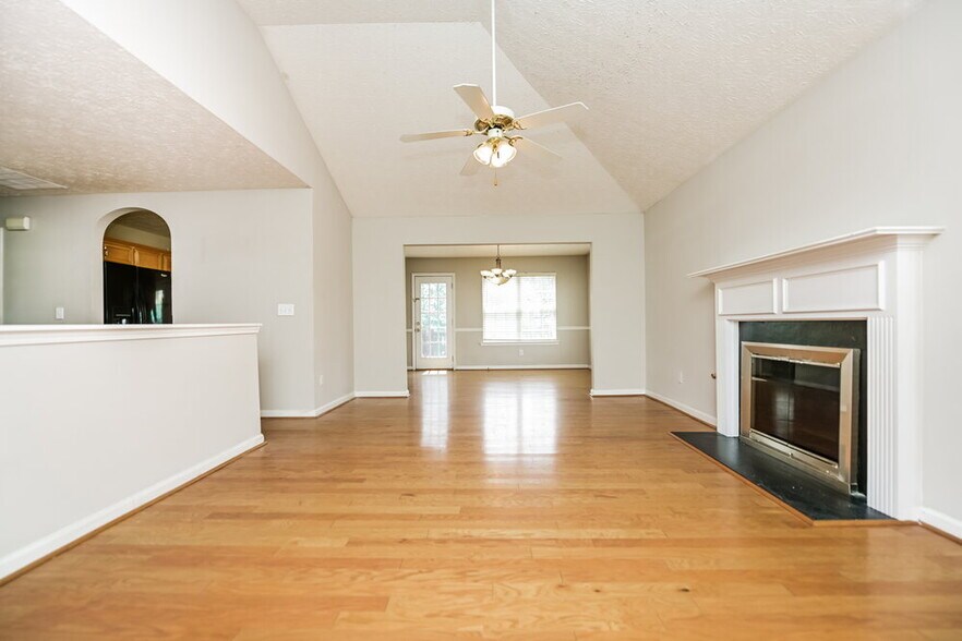 Building Photo - 1309 Kent Manor