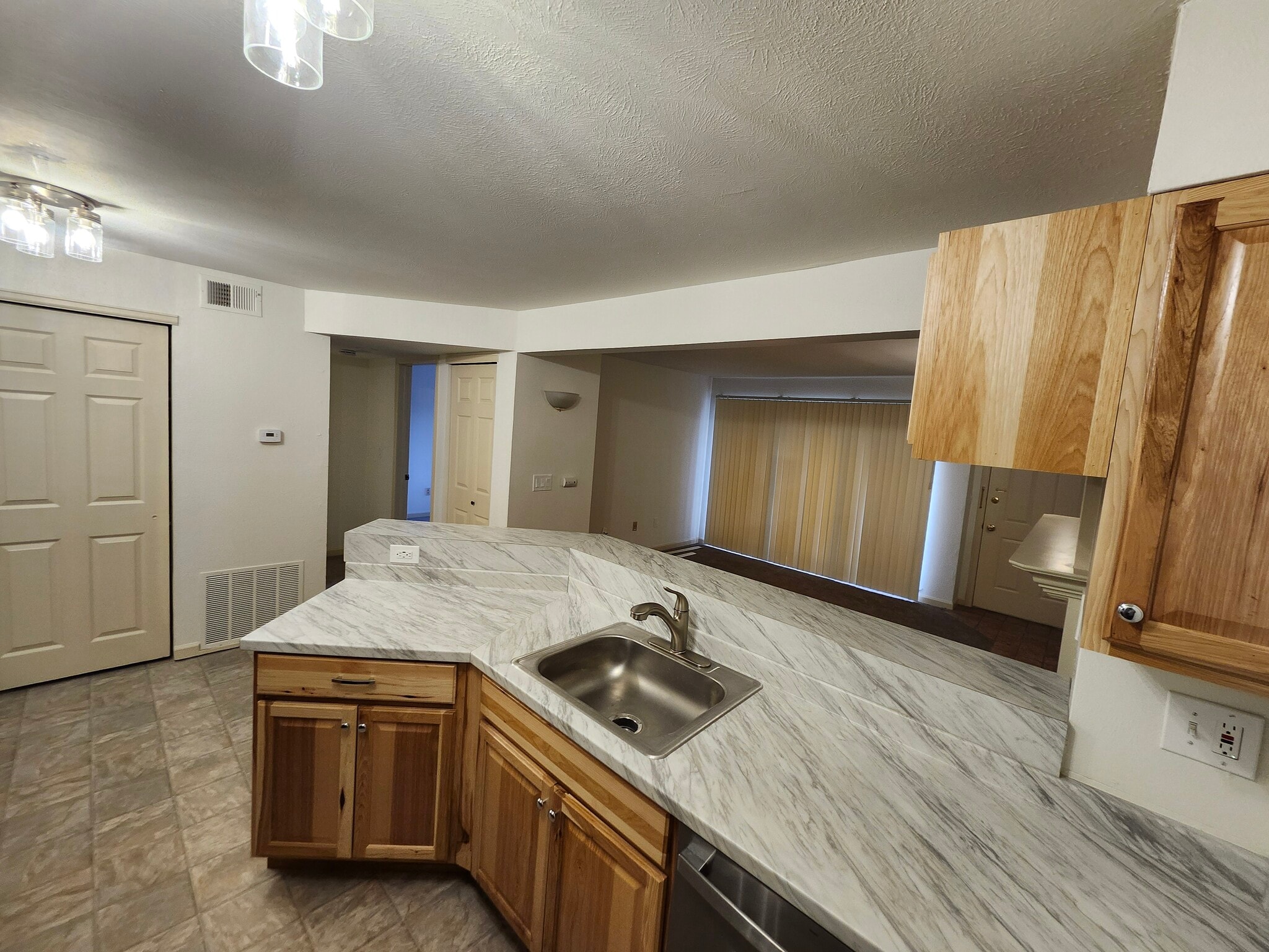 Building Photo - 20 S Boulder Cir